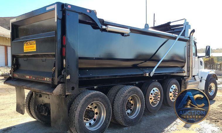 2023 Peterbilt 567  dump truck
