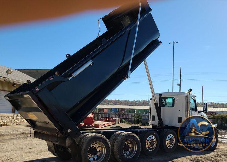 2023 Peterbilt 567  dump truck