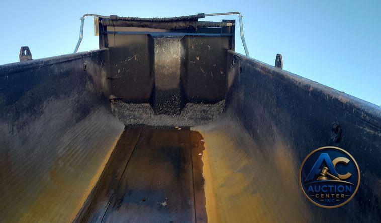 2023 Peterbilt 567  dump truck