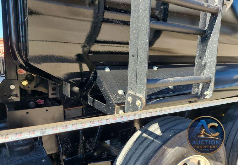 2023 Peterbilt 567  dump truck