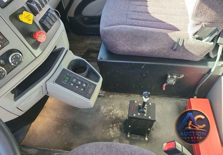 2023 Peterbilt 567  dump truck