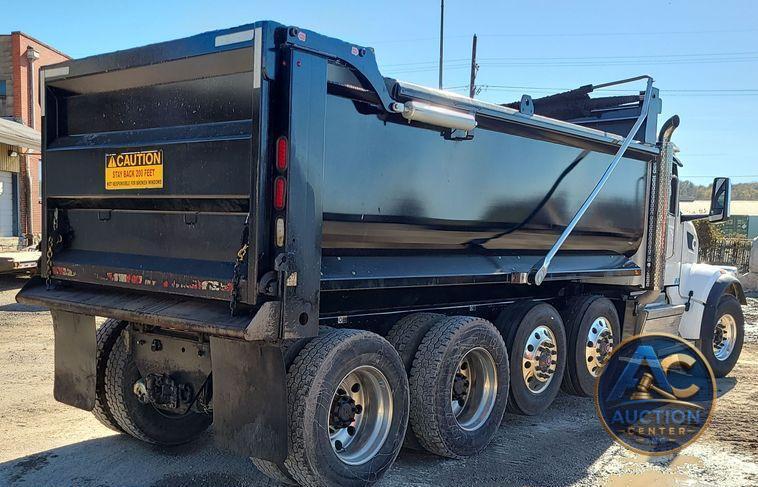 2023 Peterbilt 567  dump truck