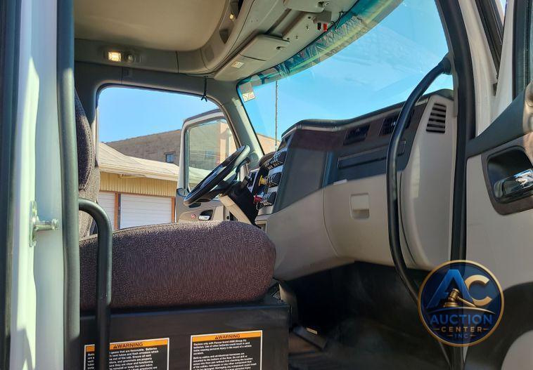 2023 Peterbilt 567  dump truck