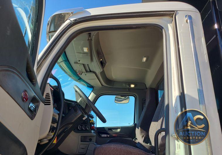 2023 Peterbilt 567  dump truck