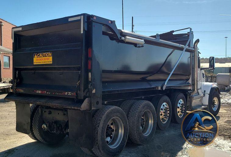 2023 Peterbilt 567  dump truck