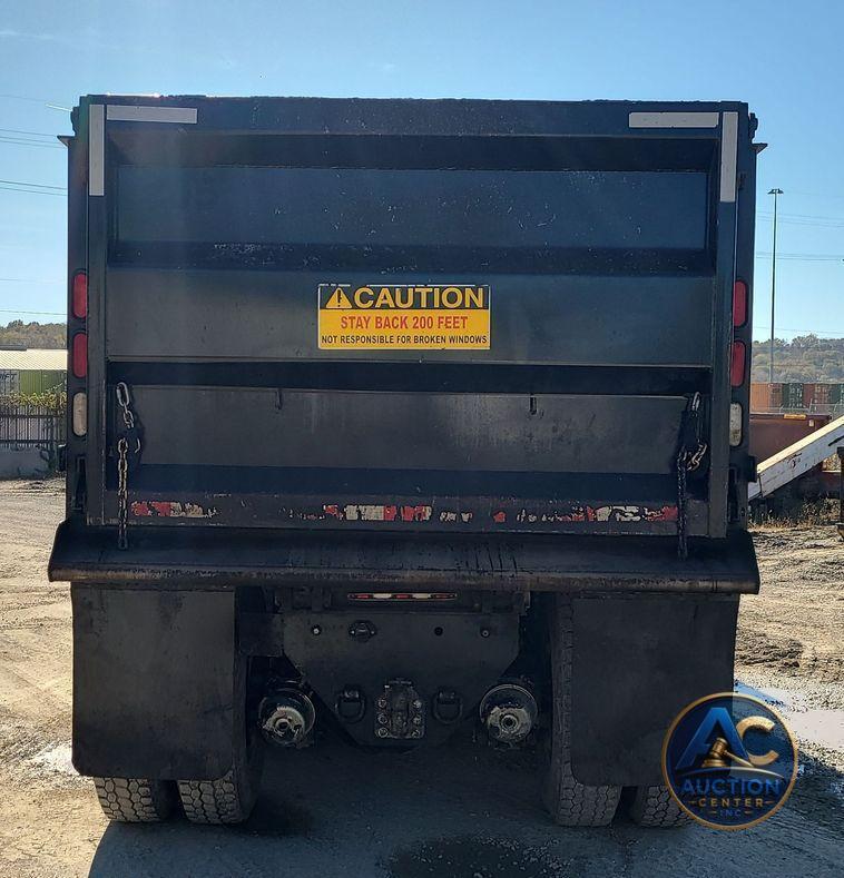2023 Peterbilt 567  dump truck