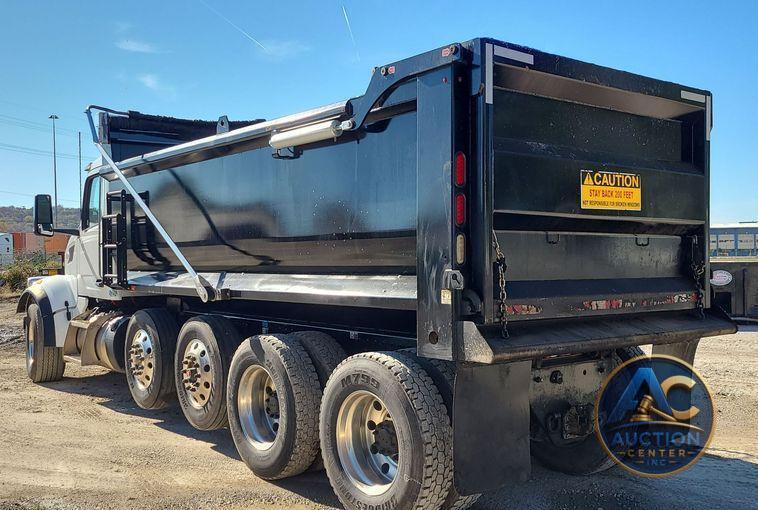 2023 Peterbilt 567  dump truck