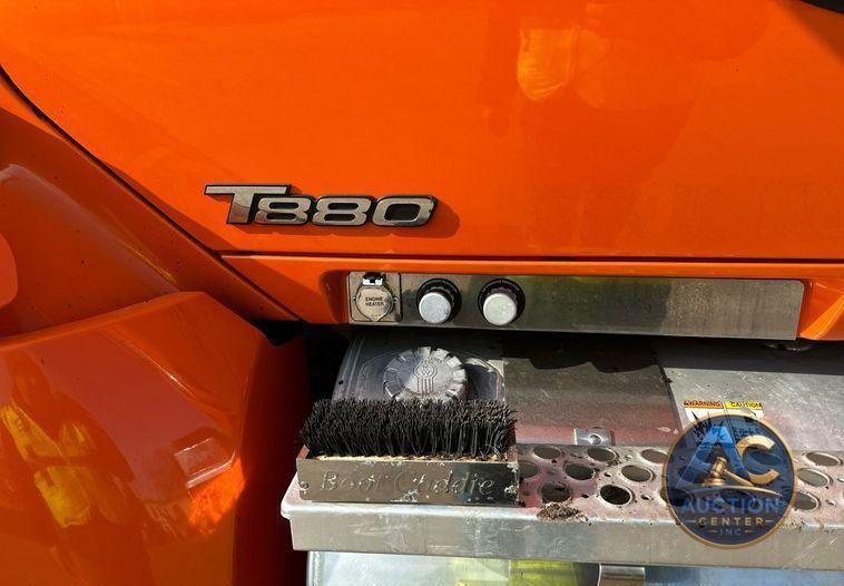 2021 Kenworth T880 dump truck