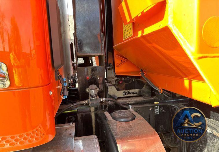 2021 Kenworth T880 dump truck