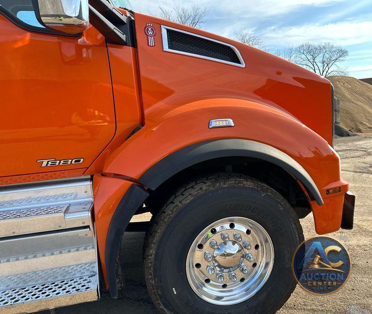 2021 Kenworth T880 dump truck