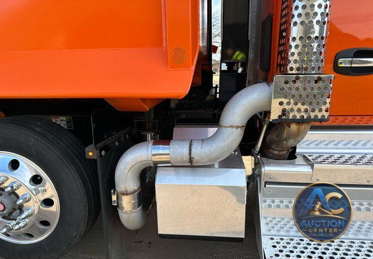 2021 Kenworth T880 dump truck