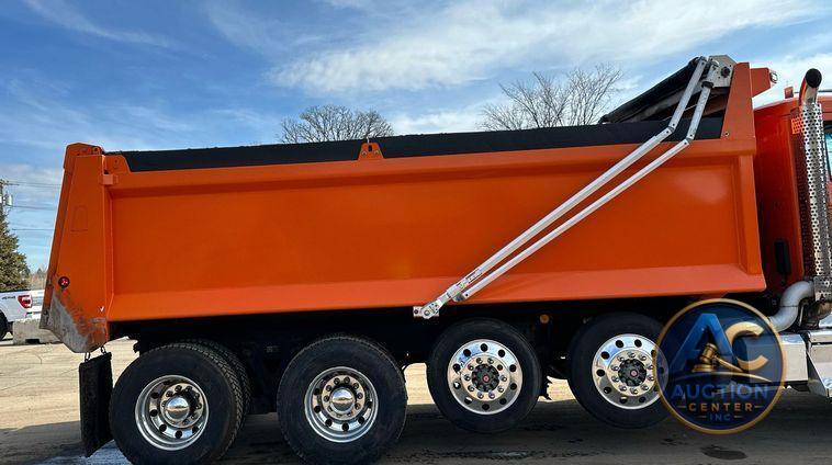 2021 Kenworth T880 dump truck
