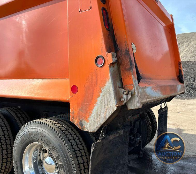 2021 Kenworth T880 dump truck
