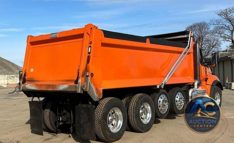 2021 Kenworth T880 dump truck