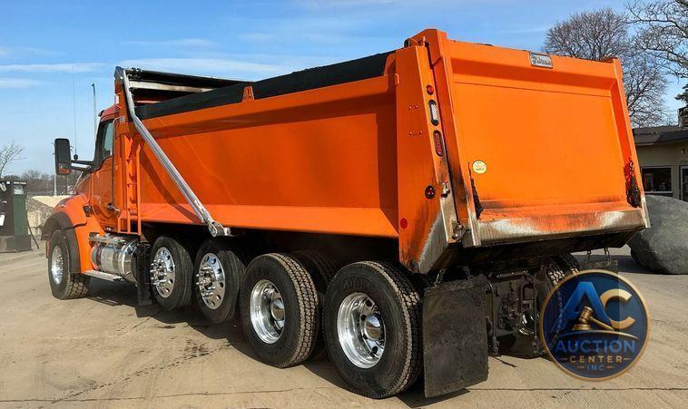2021 Kenworth T880 dump truck