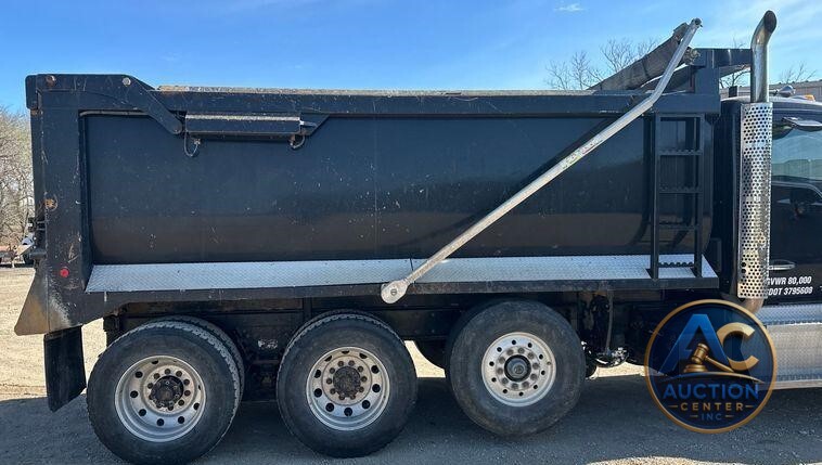 2017 Kenworth  T880 dump truck
