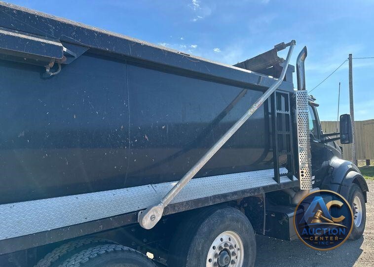 2017 Kenworth  T880 dump truck