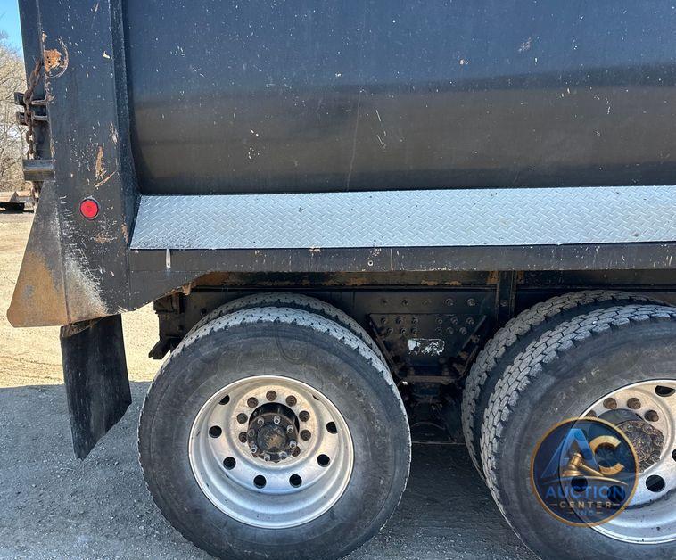 2017 Kenworth  T880 dump truck