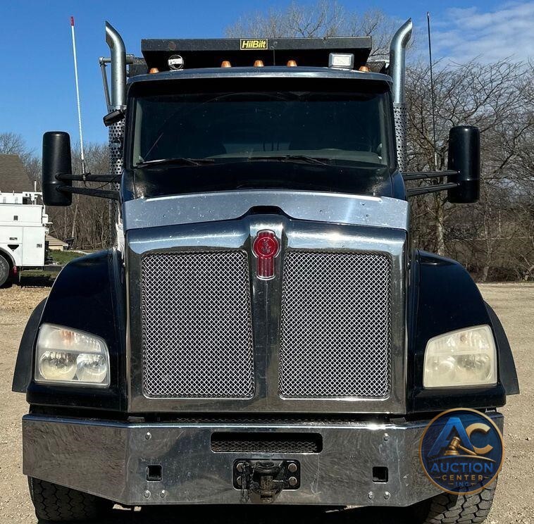 2017 Kenworth  T880 dump truck