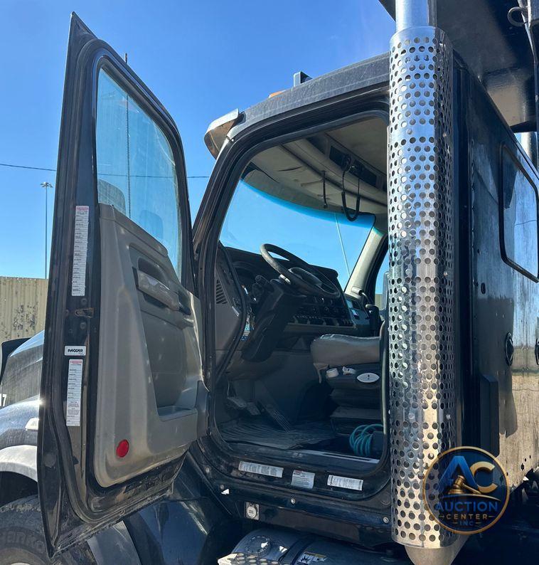 2017 Kenworth  T880 dump truck