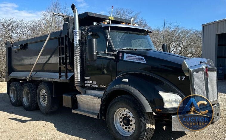 2017 Kenworth  T880 dump truck