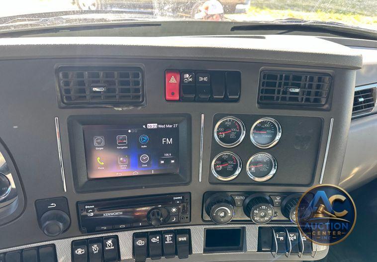 2017 Kenworth  T880 dump truck