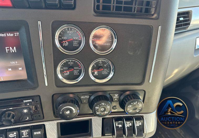 2017 Kenworth  T880 dump truck