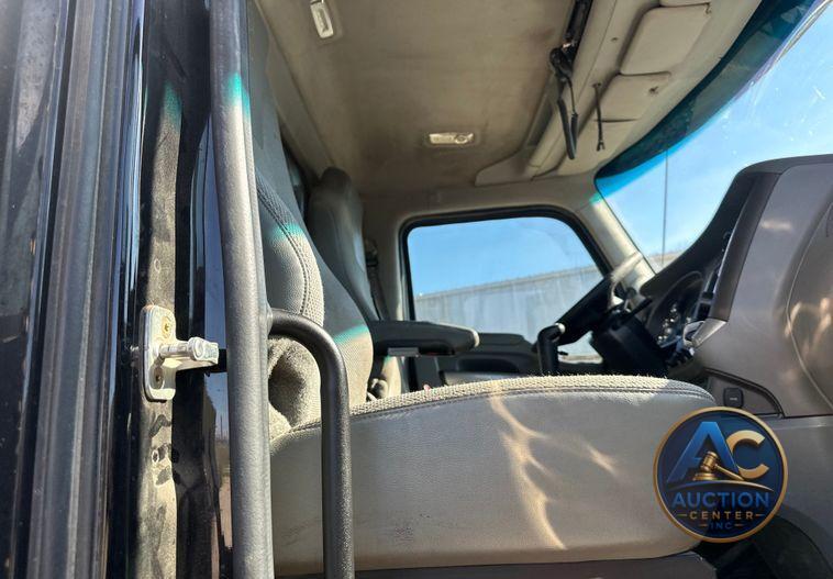 2017 Kenworth  T880 dump truck