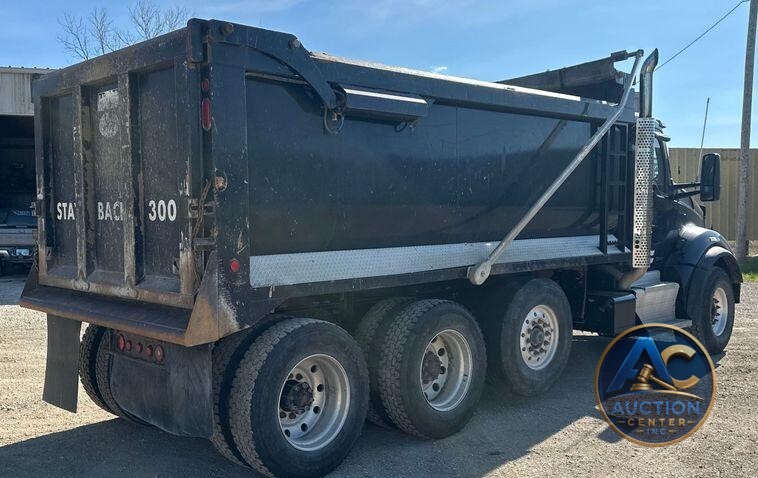 2017 Kenworth  T880 dump truck