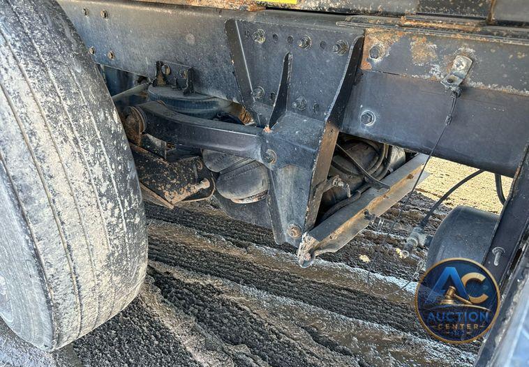2016 Kenworth T880 dump truck