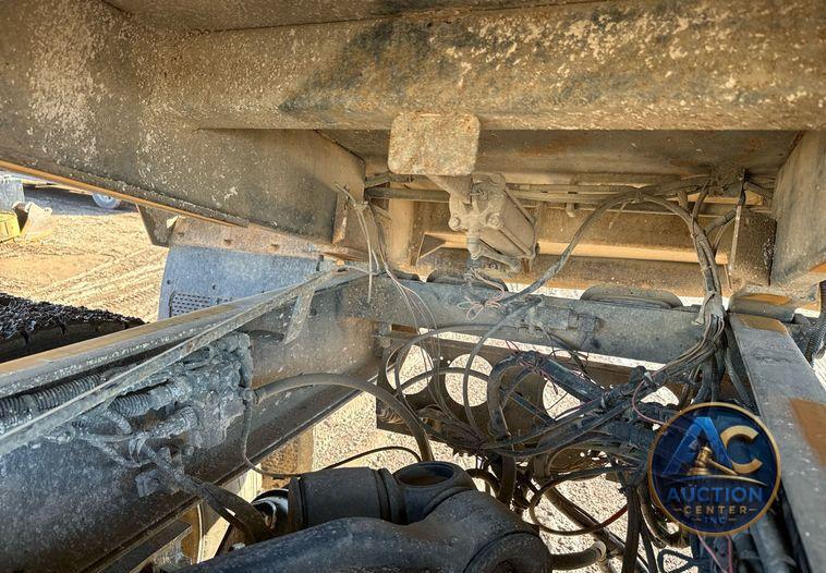 2016 Kenworth T880 dump truck