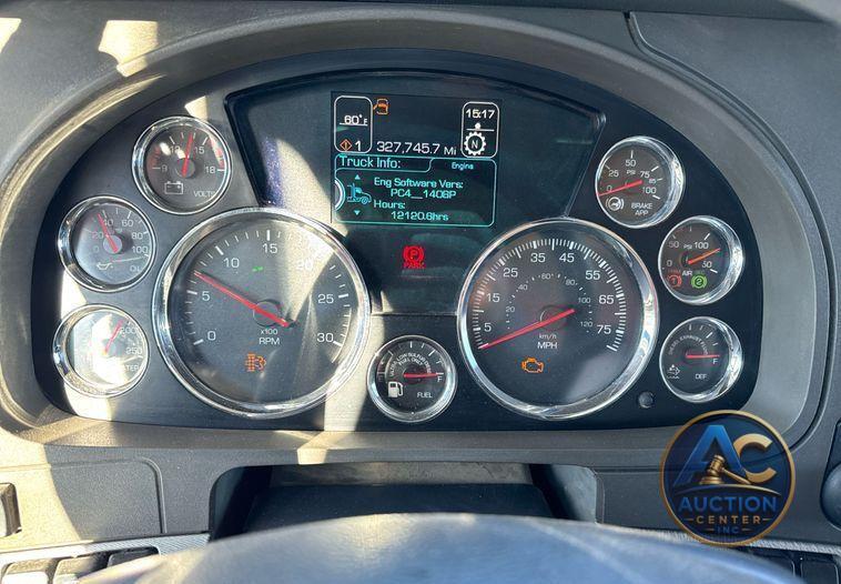 2016 Kenworth T880 dump truck