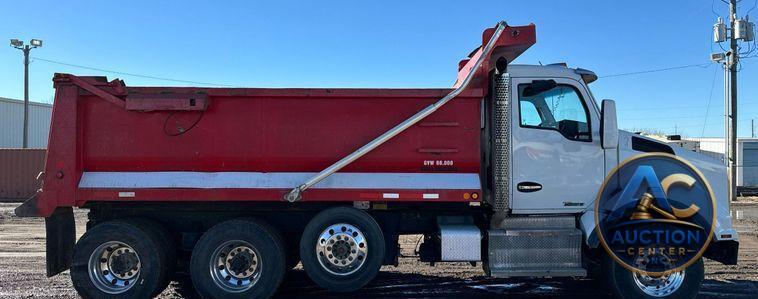 2016 Kenworth T880 dump truck