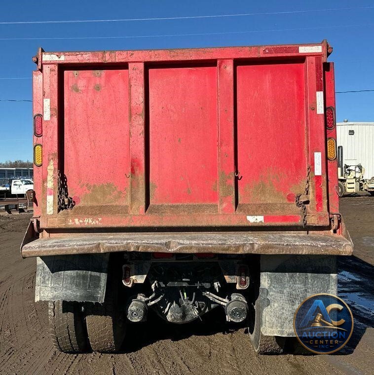 2016 Kenworth T880 dump truck