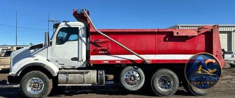 2016 Kenworth T880 dump truck