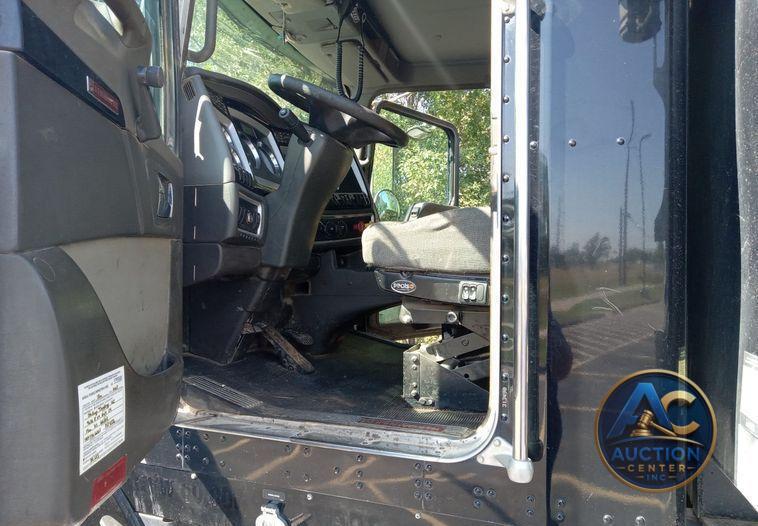2012 Kenworth T800  dump truck