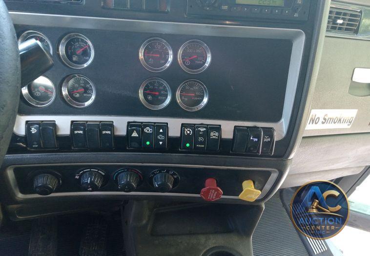 2012 Kenworth T800  dump truck