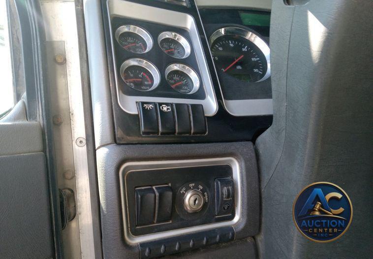 2012 Kenworth T800  dump truck