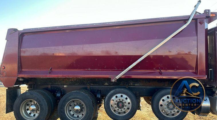 2019 Peterbilt 567  dump truck