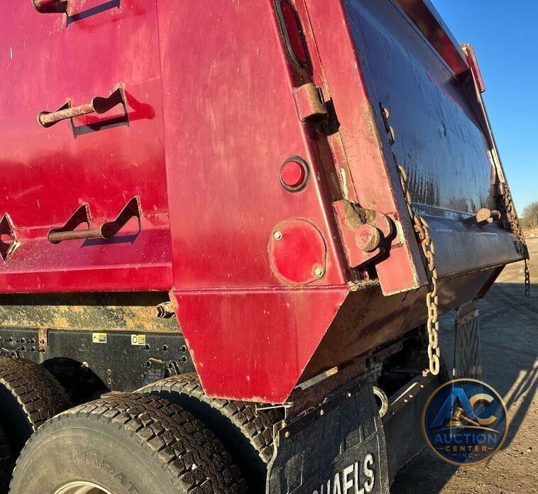 2019 Peterbilt 567  dump truck