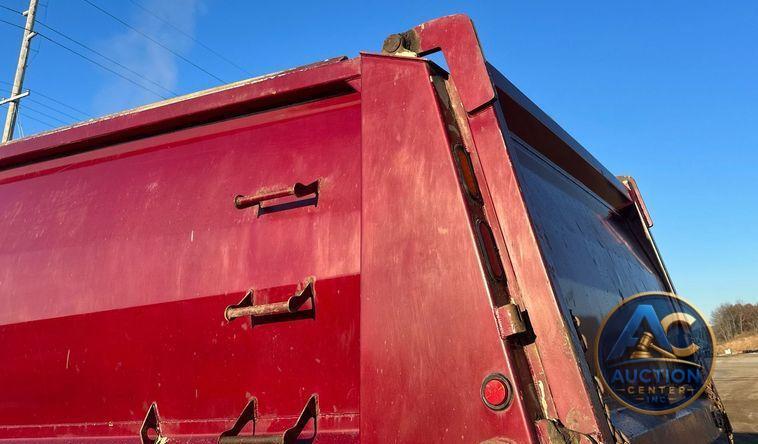 2019 Peterbilt 567  dump truck