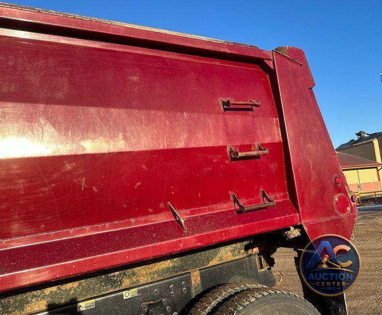 2019 Peterbilt 567  dump truck
