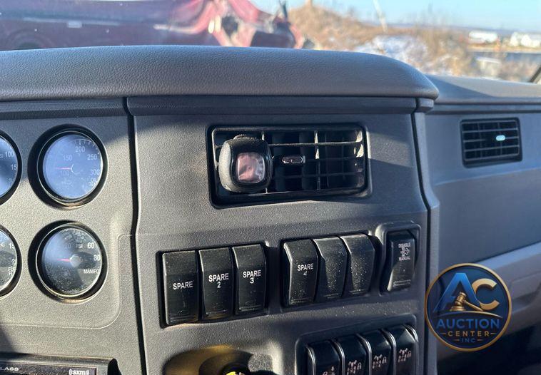 2019 Peterbilt 567  dump truck