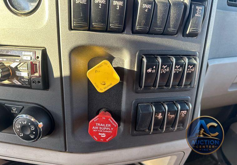 2019 Peterbilt 567  dump truck