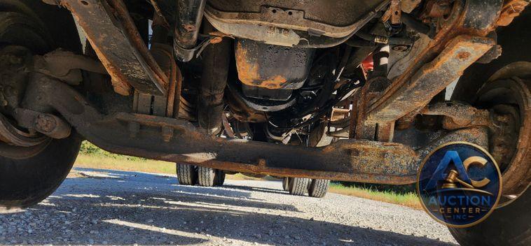 2015 Peterbilt 348  dump truck