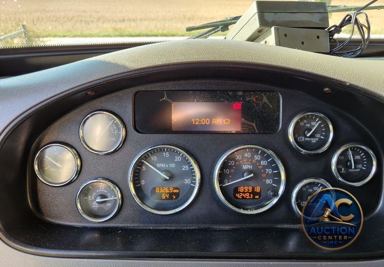 2015 Peterbilt 348  dump truck