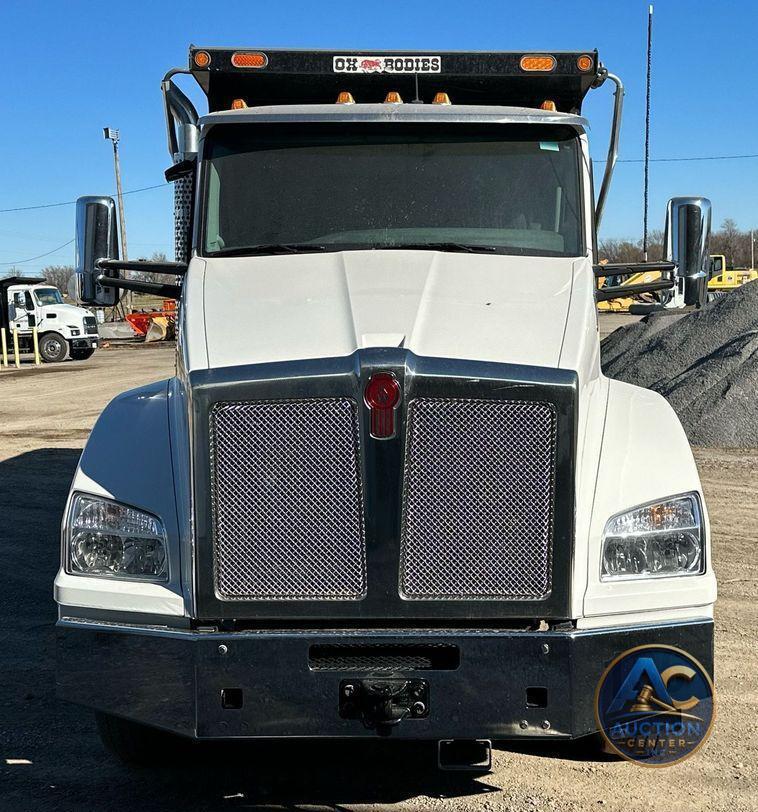 2021 Kenworth T880  dump truck
