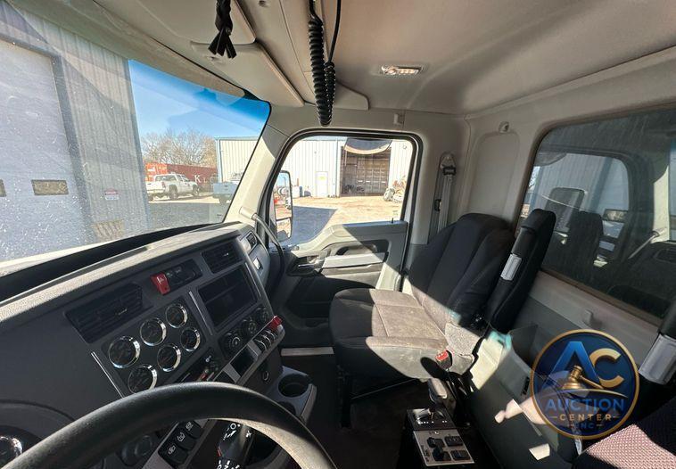 2021 Kenworth T880  dump truck