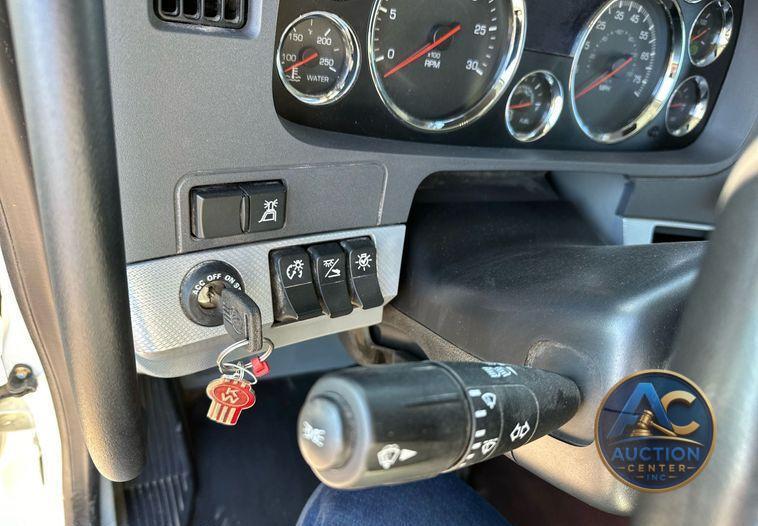 2021 Kenworth T880  dump truck