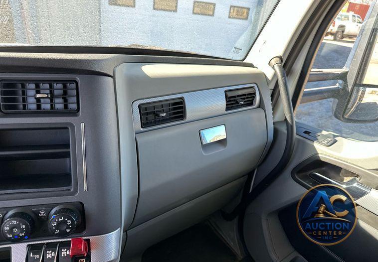 2021 Kenworth T880  dump truck